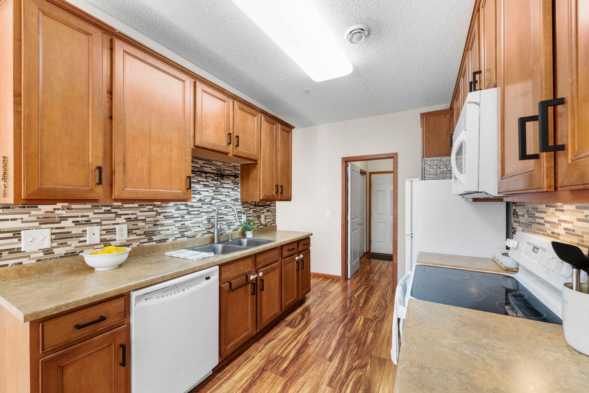 554 Lomianki Lane, Minneapolis, Minnesota image 15