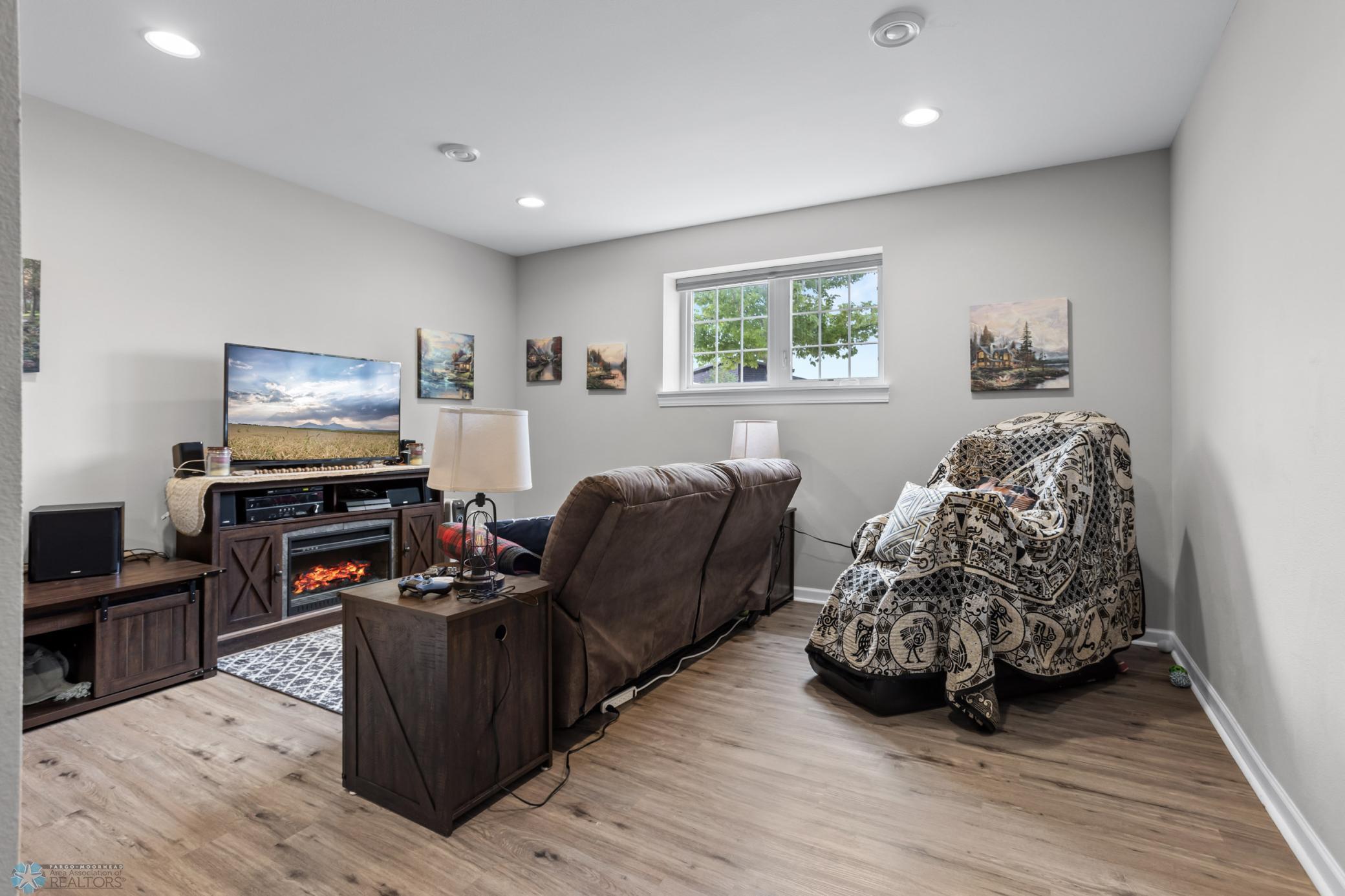 503 33rd Way #B, West Fargo, North Dakota image 30