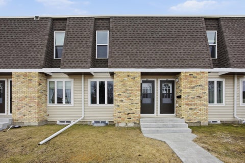 Townhouse For Sale - 239 12 1/2 Avenue<br/> Cass County, West Fargo, ND 58078