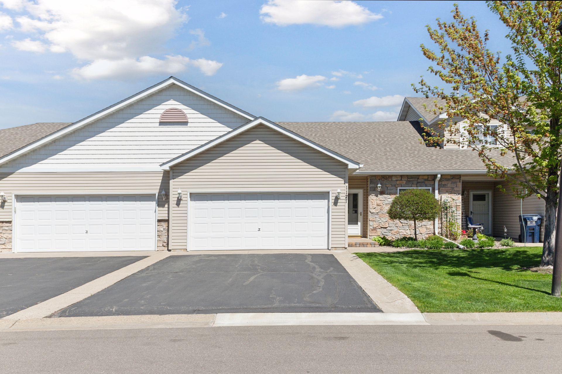 1127 Iris Drive, Saint Paul, Minnesota image 1