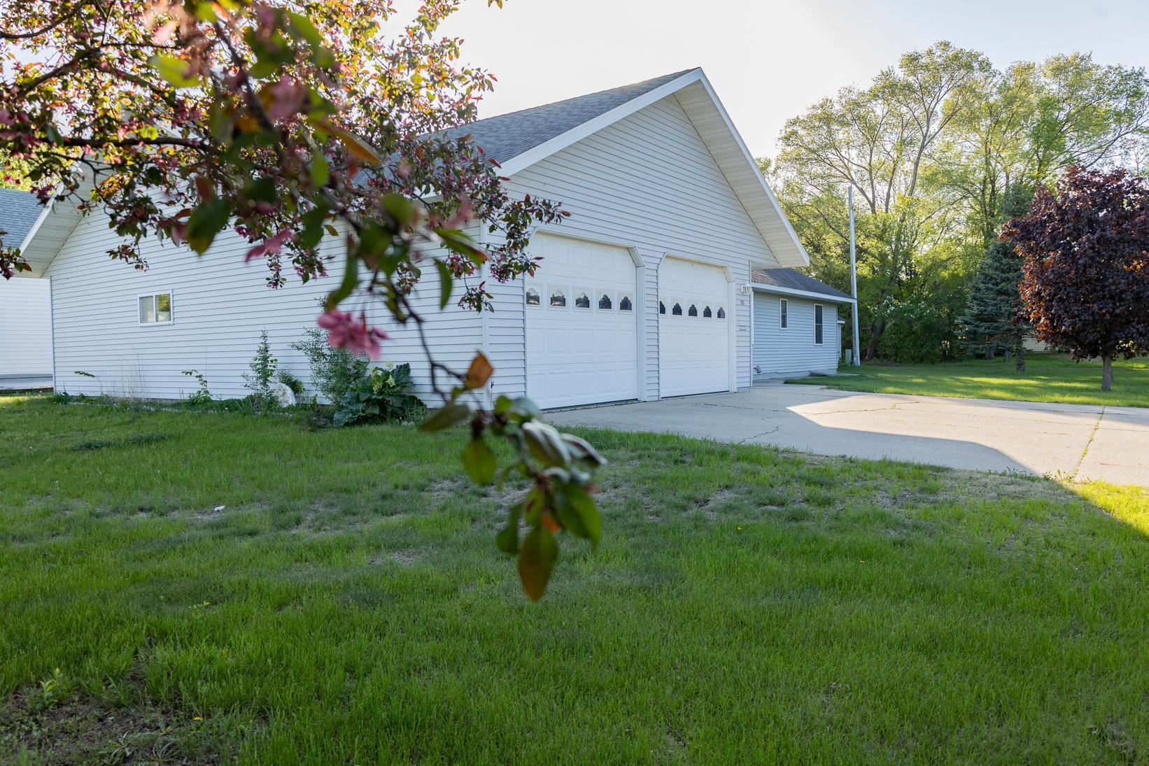 101 6th Street, Perham, Minnesota image 2