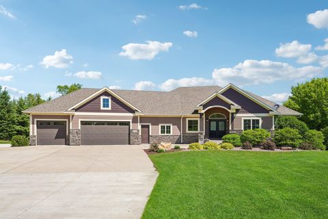 Homes For Sale - 1528 Cottonwood Trail<br/> New Prague, MN 56071