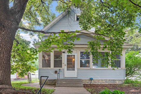 Homes For Sale - 1227 Thomas Avenue<br/> Saint Paul, MN 55104