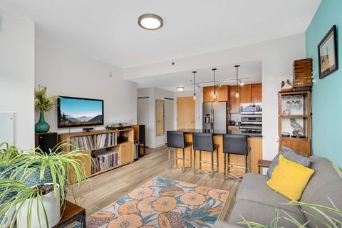 Condo For Sale - 929 Portland Avenue<br/> Minneapolis, MN 55404