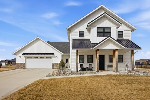 Homes For Sale - 4259 Bristlecone Loop<br/> Fargo, ND 58104