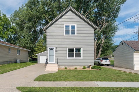 Homes For Sale - 1041 Quincy Street<br/> Nicollet County, Mankato, MN 56003