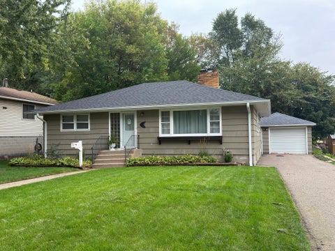 Homes For Sale - 149 19th Avenue<br/> Dakota County, South Saint Paul, MN 55075