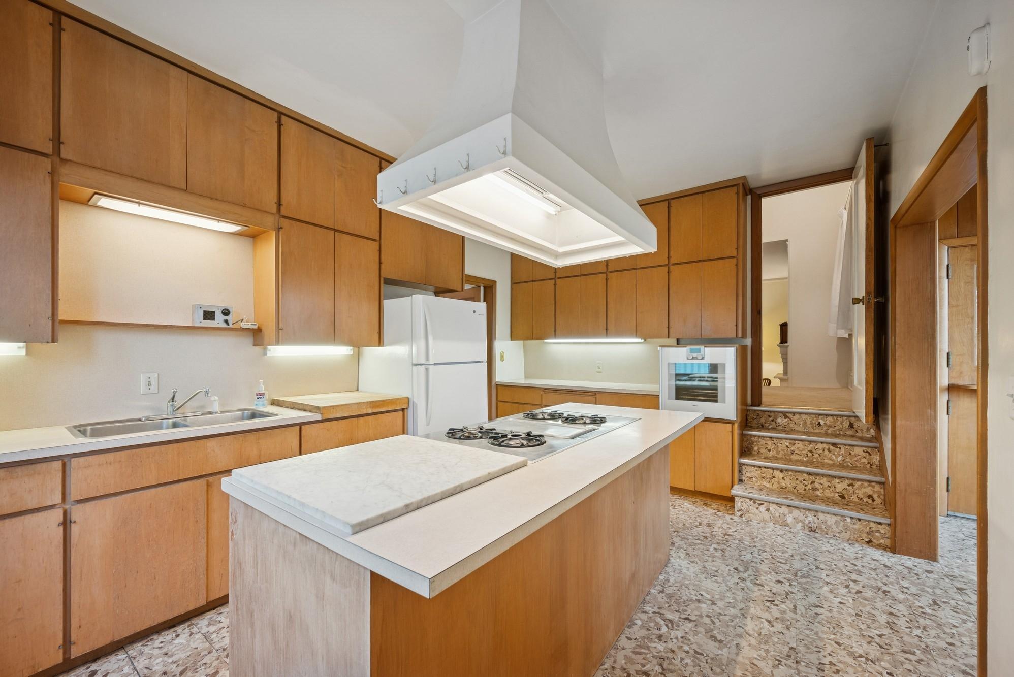 2404 Lake Place, Minneapolis, Minnesota image 3