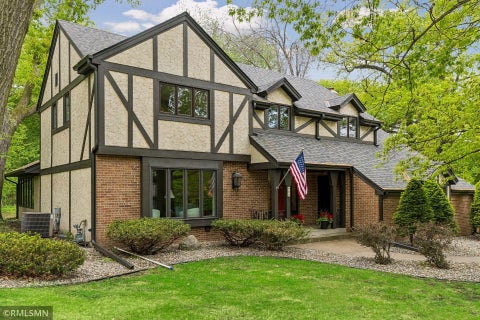 Homes For Sale - 905 Windemere Curve<br/> Hennepin County, Minneapolis, MN 55441