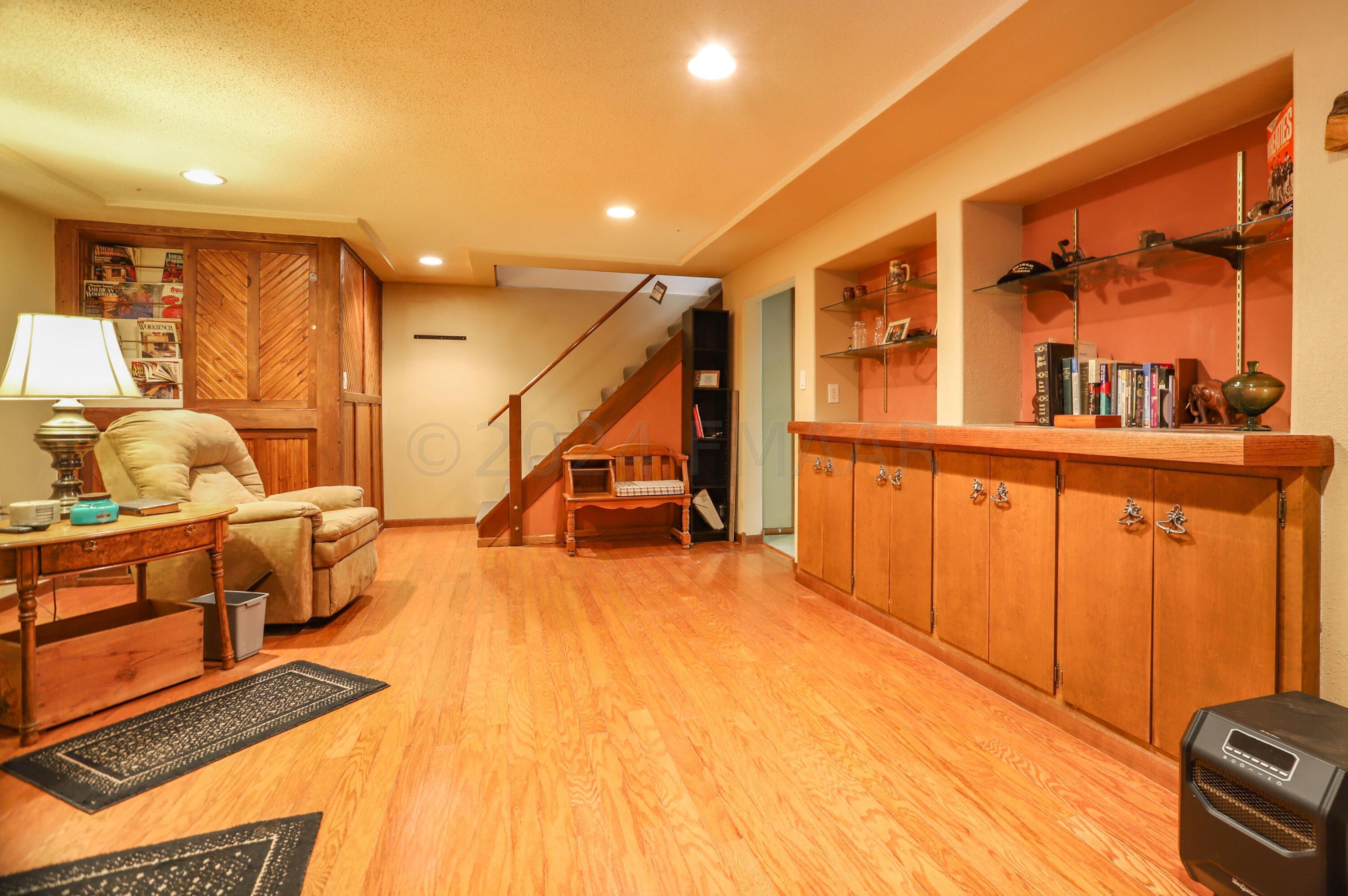 Fargo, North Dakota 58102, United States, 3 Bedrooms Bedrooms, ,2 BathroomsBathrooms,Residential,Pending,60044