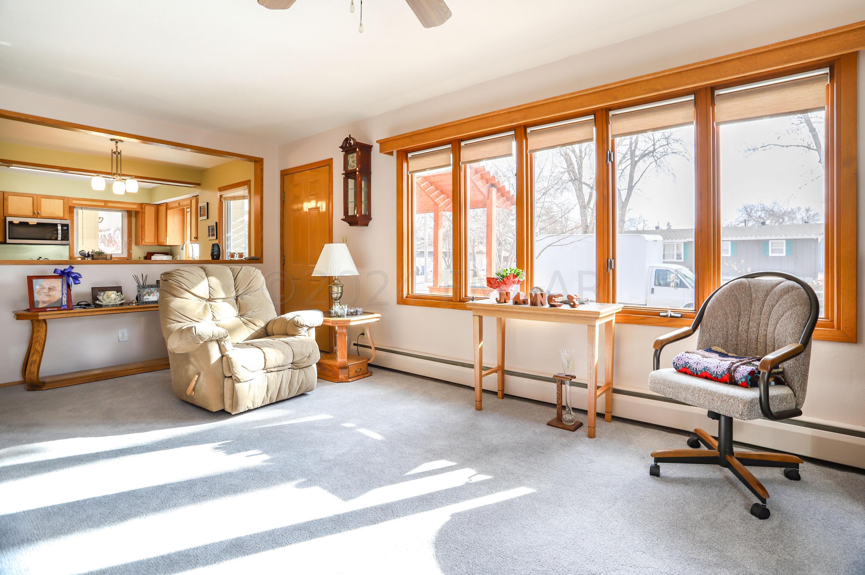 Fargo, North Dakota 58102, United States, 3 Bedrooms Bedrooms, ,2 BathroomsBathrooms,Residential,Pending,60044