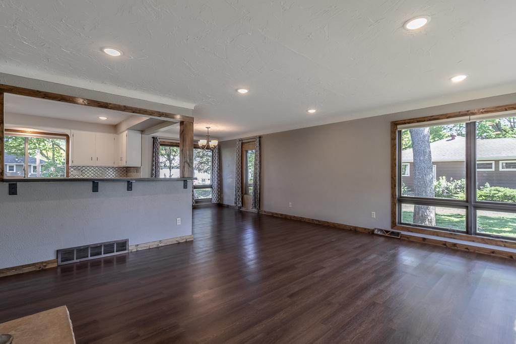 355 N Lexington Avenue, Le Center, Minnesota image 6