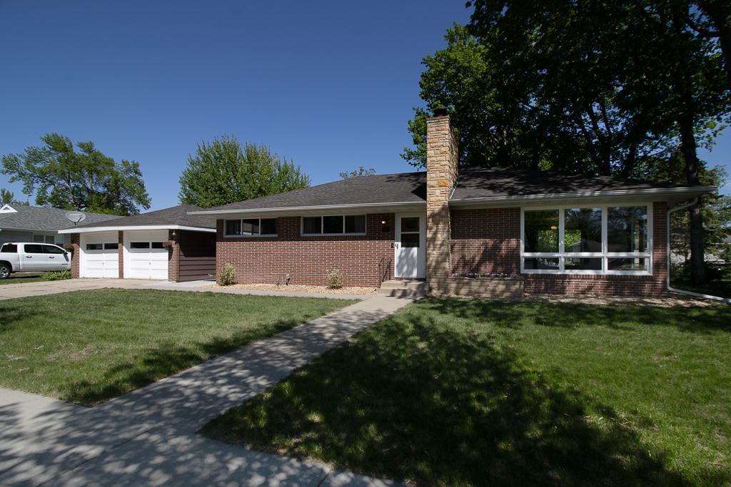 355 N Lexington Avenue, Le Center, Minnesota image 1