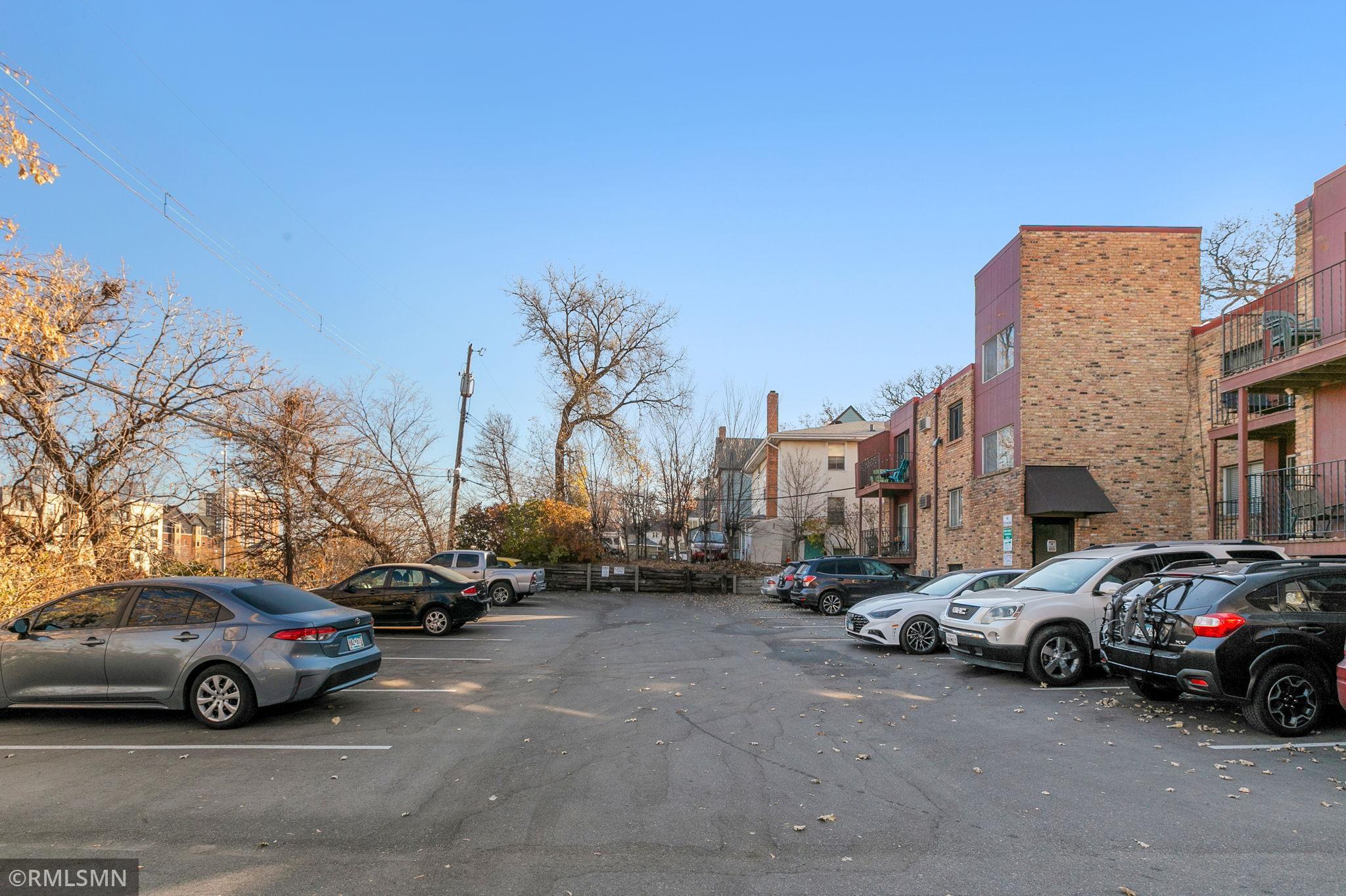 520 Ridgewood Avenue #103, Minneapolis, Minnesota image 24