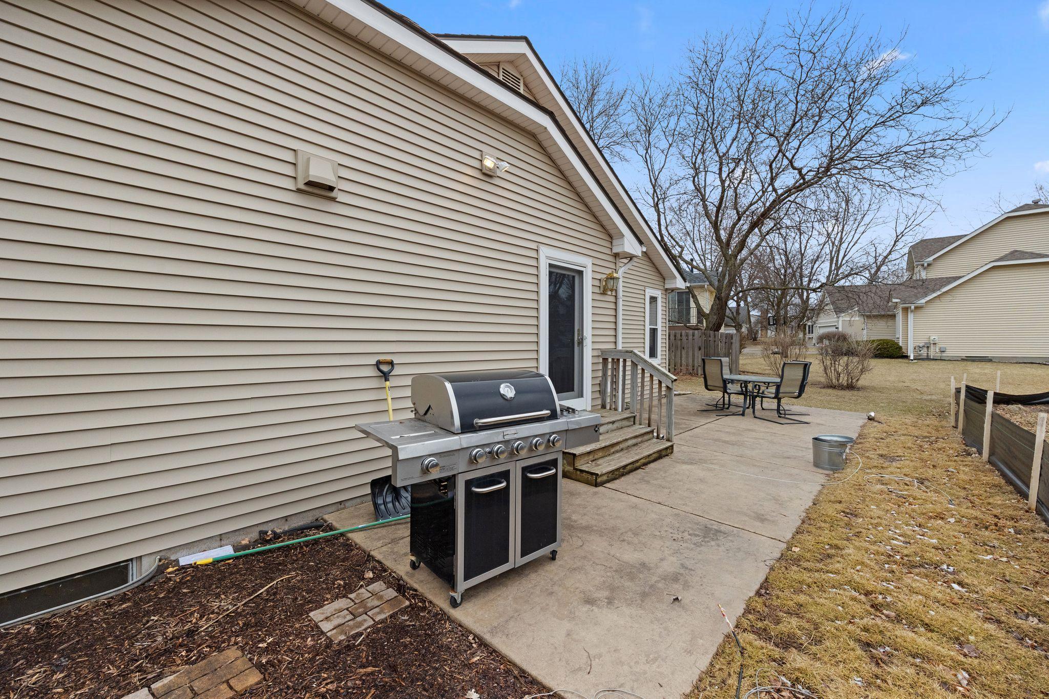 10326 Lee Drive, Eden Prairie, Minnesota image 37