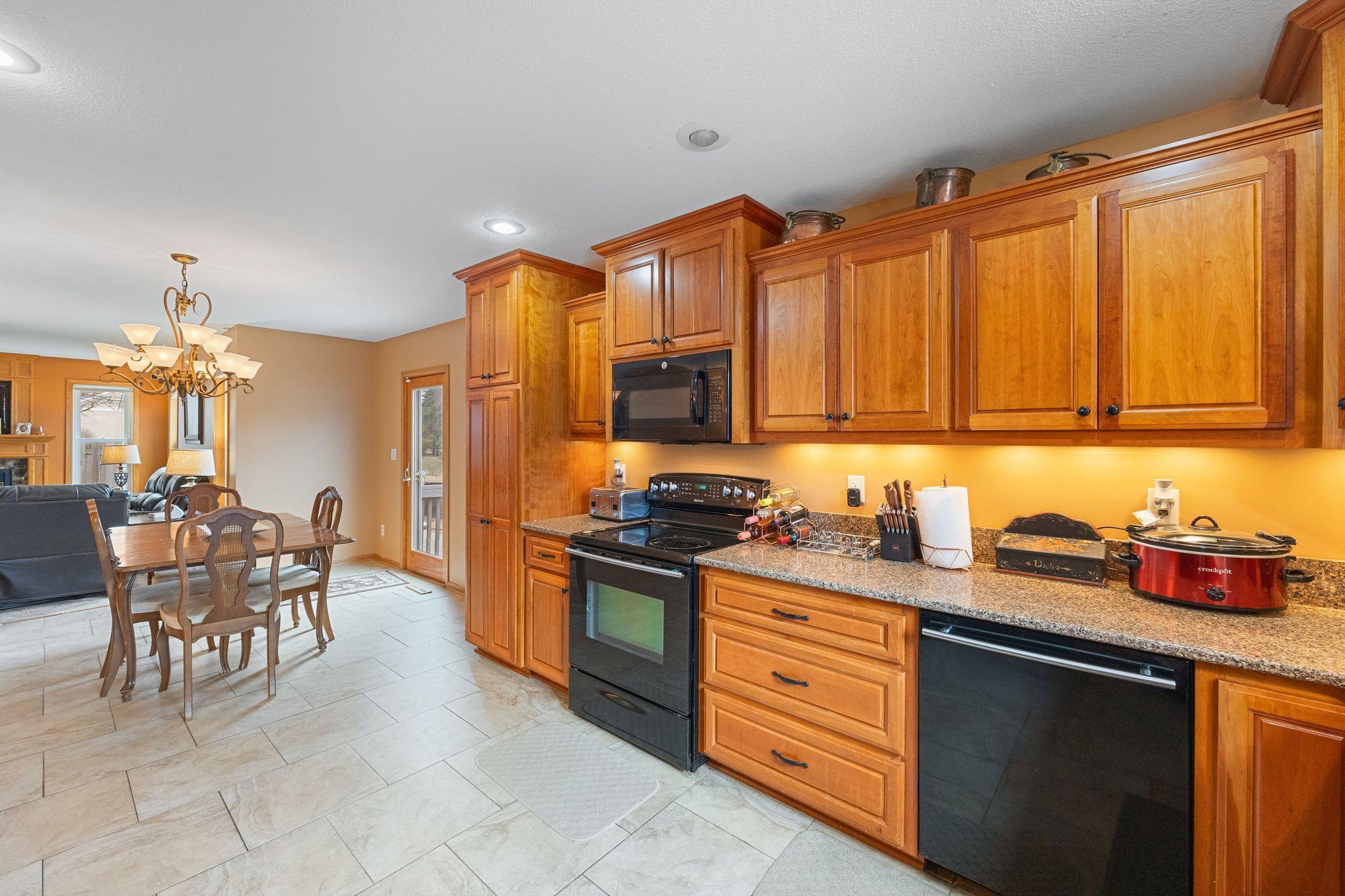 10326 Lee Drive, Eden Prairie, Minnesota image 13
