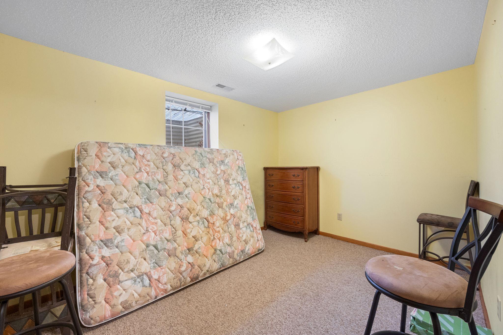 10326 Lee Drive, Eden Prairie, Minnesota image 32