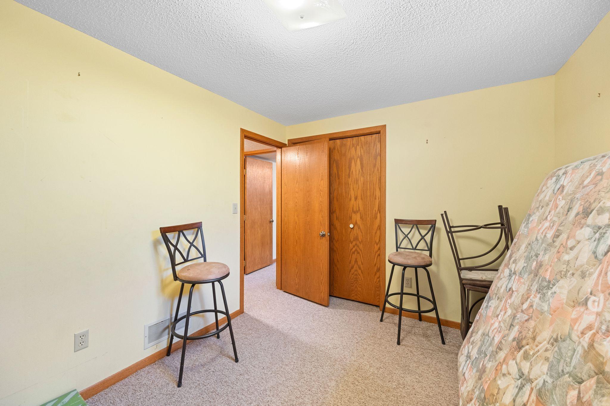 10326 Lee Drive, Eden Prairie, Minnesota image 33