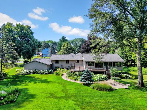 Homes For Sale - 131 Marie Avenue<br/> Dakota County, Saint Paul, MN 55118