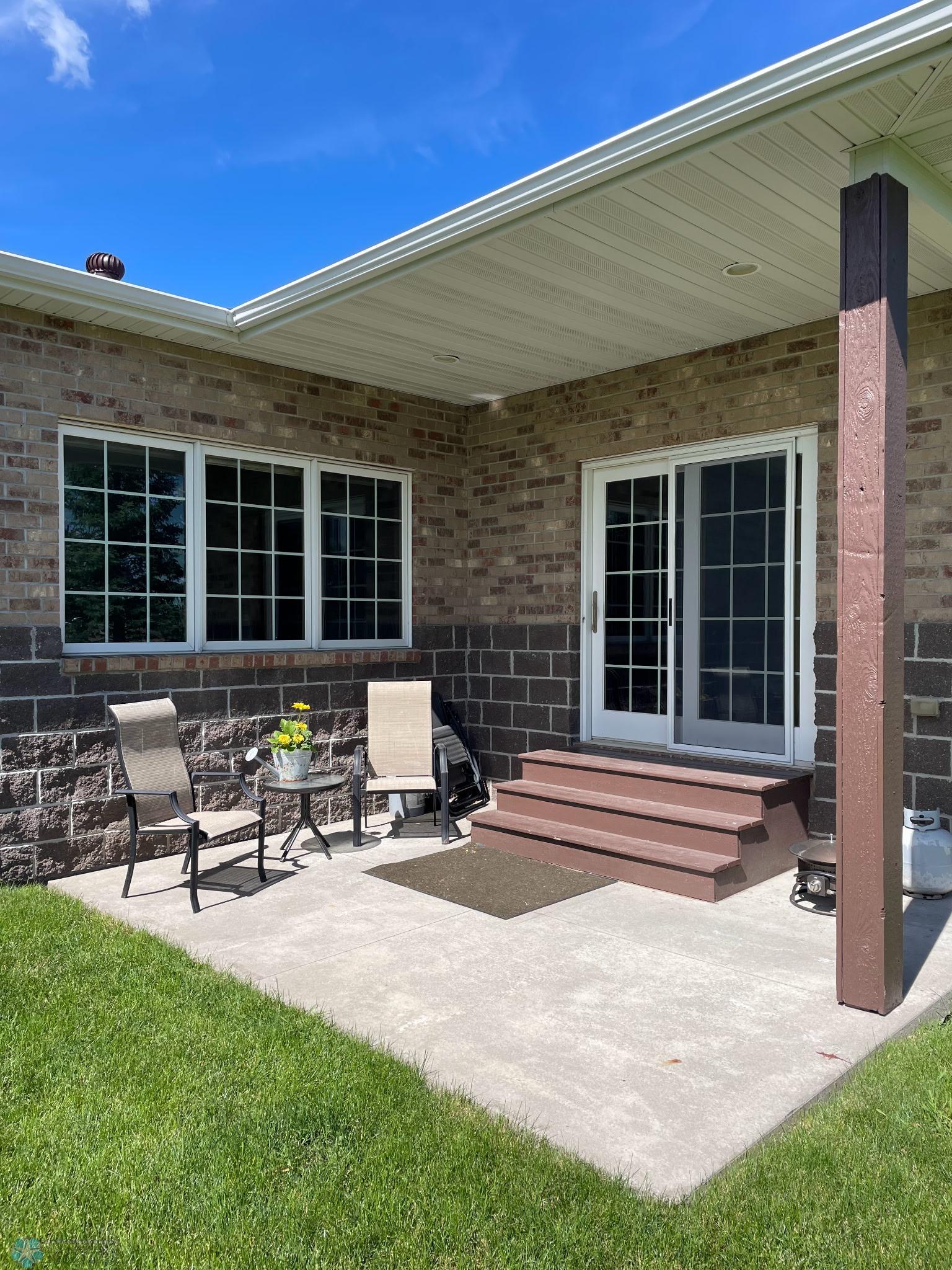 3814 S 41st Avenue, Moorhead, Minnesota image 4