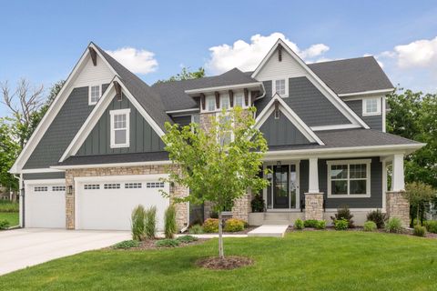 Homes For Sale - 1886 Della Drive<br/> Carver County, Chanhassen, MN 55317