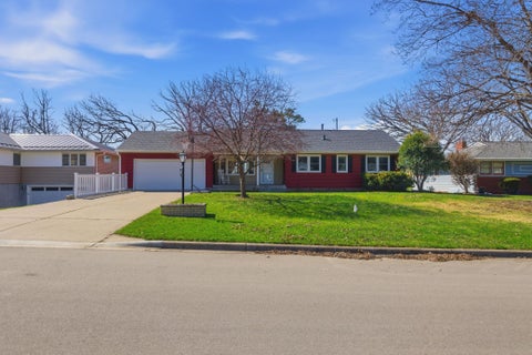 Homes For Sale - 2095 Fairways Lane<br/> Ramsey County, Saint Paul, MN 55113