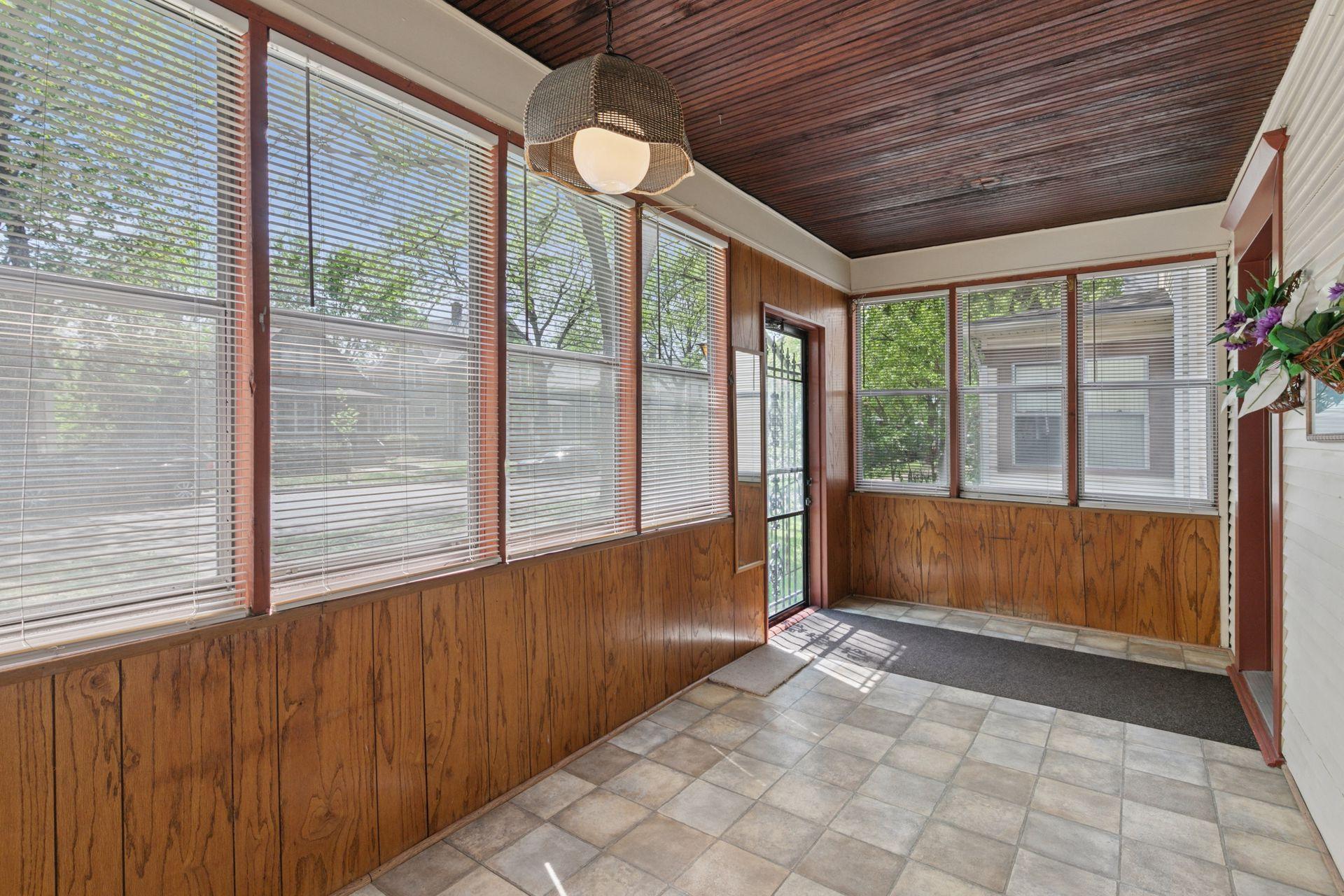 945 Sherburne Avenue, Saint Paul, Minnesota image 32