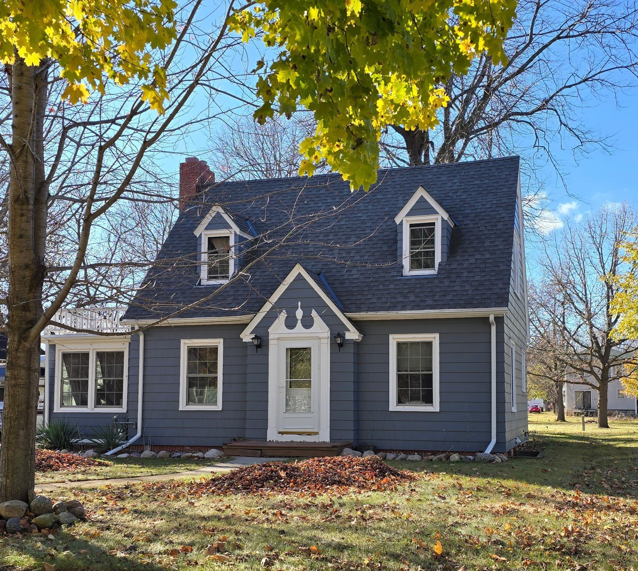 609 10th Street, Mountain Lake, Minnesota image 1