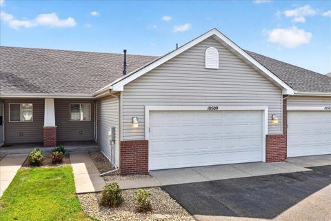 Townhouse For Sale - 10509 64th Lane<br/> Albertville, MN 55301