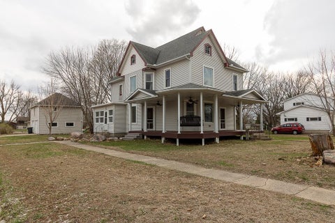 Homes For Sale - 504 2nd Street<br/> Madelia, MN 56062