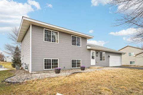 Homes For Sale - 410 Gloria Avenue<br/> Green Isle, MN 55338