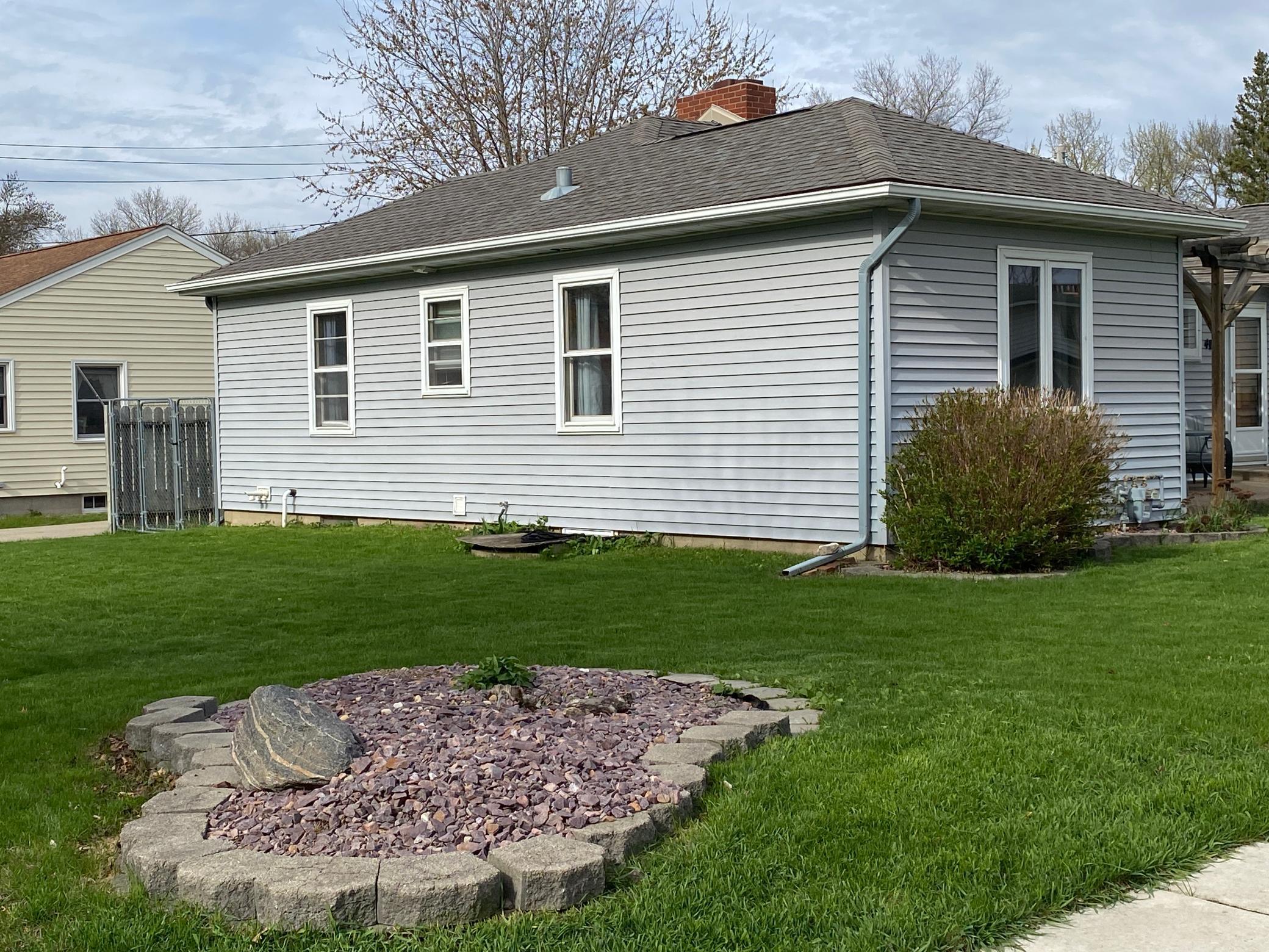 403 Giles Place, Albert Lea, Minnesota image 3