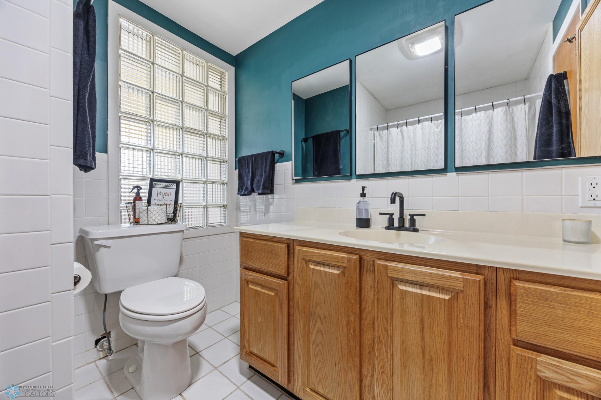 1002 12th Avenue, Moorhead, Minnesota image 16