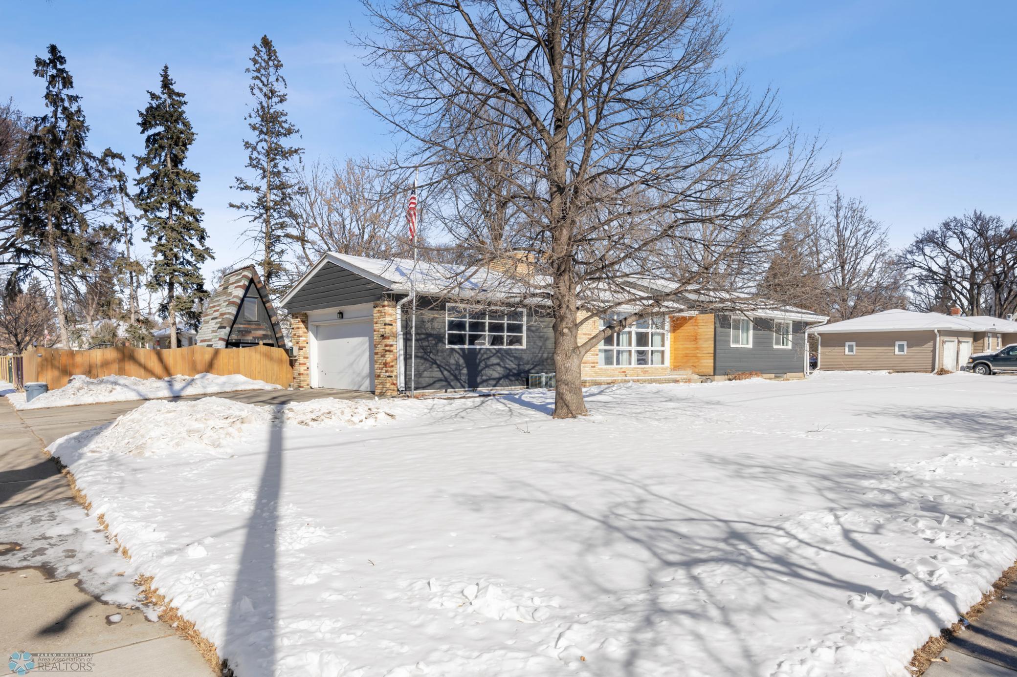 1002 12th Avenue, Moorhead, Minnesota image 2
