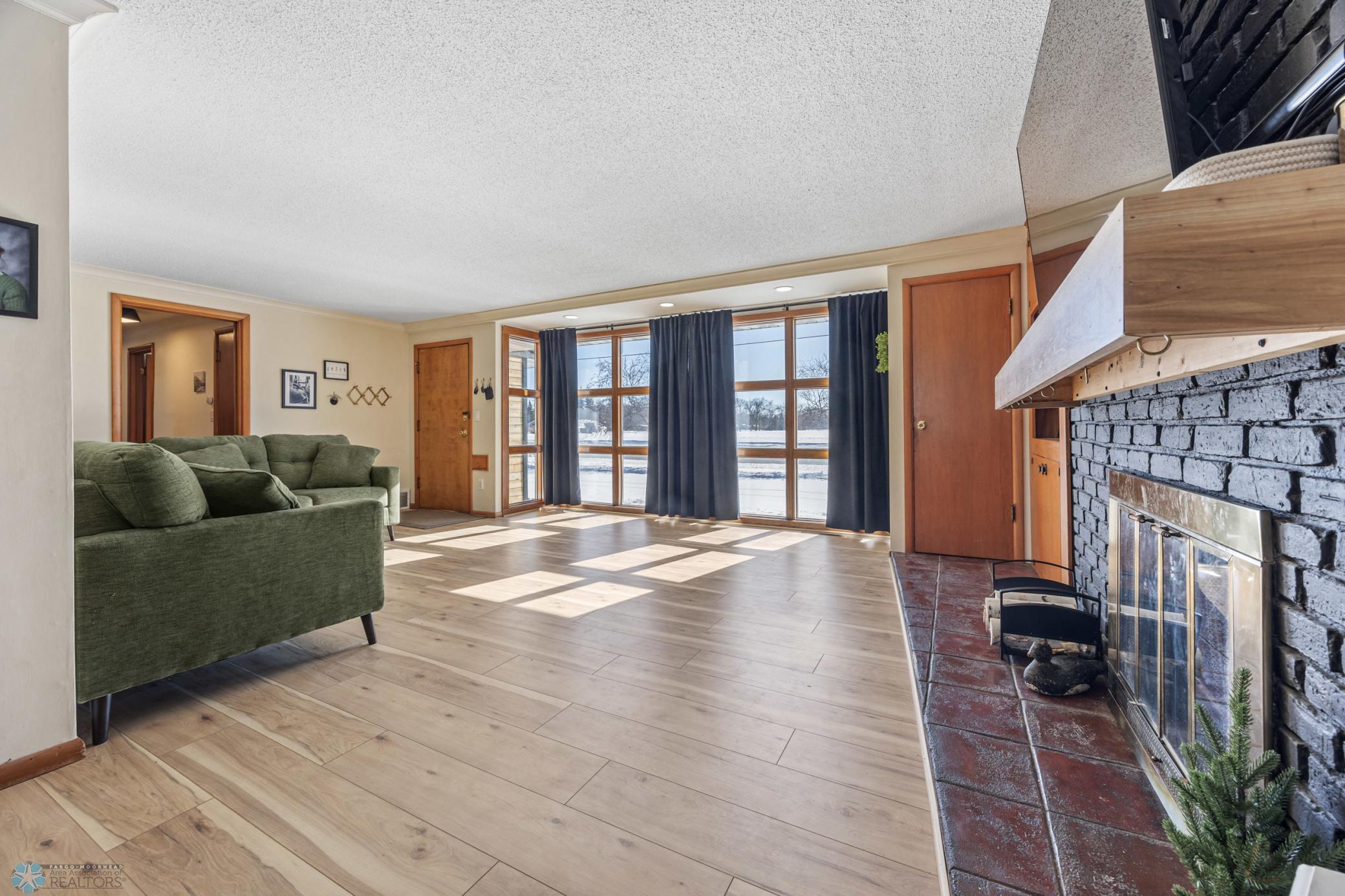 1002 12th Avenue, Moorhead, Minnesota image 8