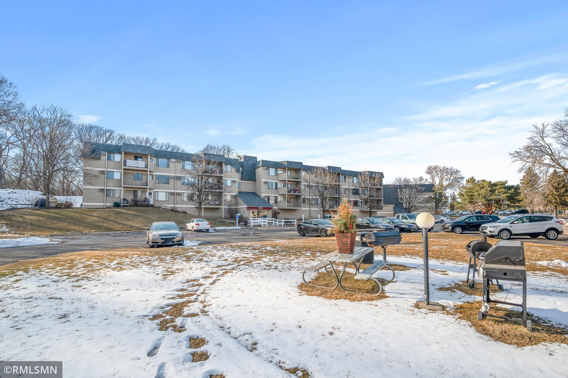 4001 Heritage Hills Drive #205, Bloomington, Minnesota image 3