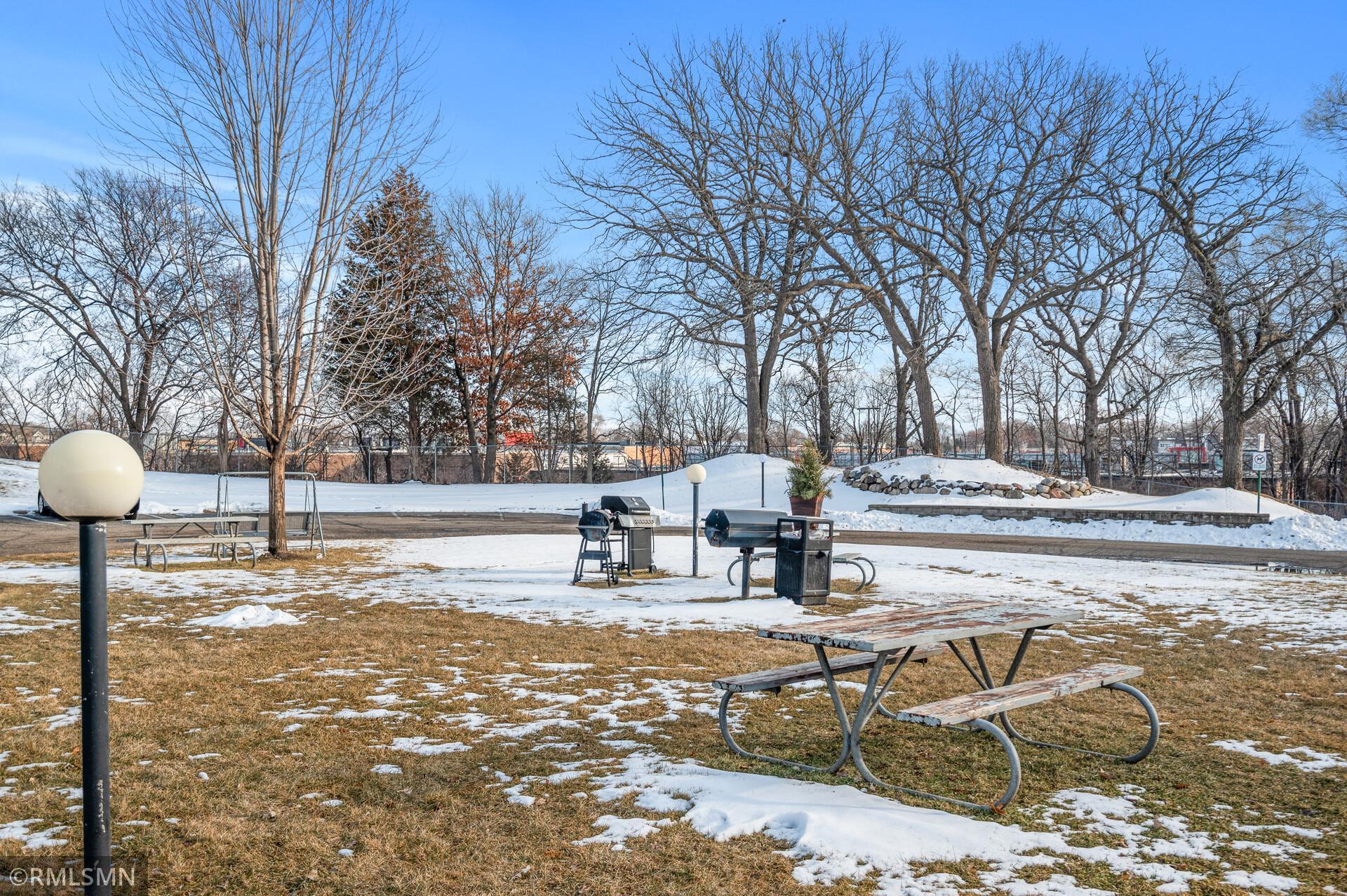 4001 Heritage Hills Drive #205, Bloomington, Minnesota image 39