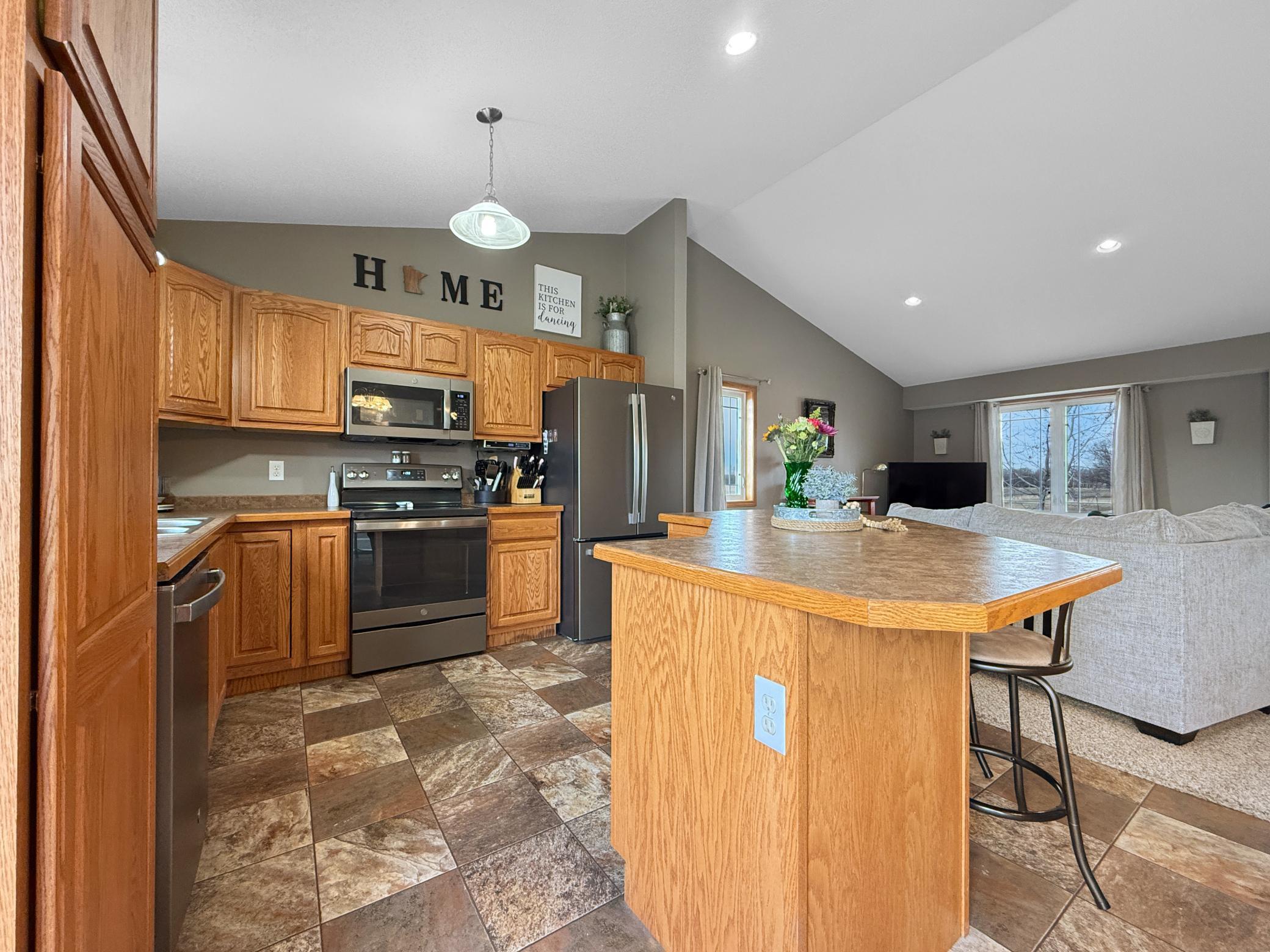 2012 Washington Avenue, Thief River Falls, Minnesota image 6