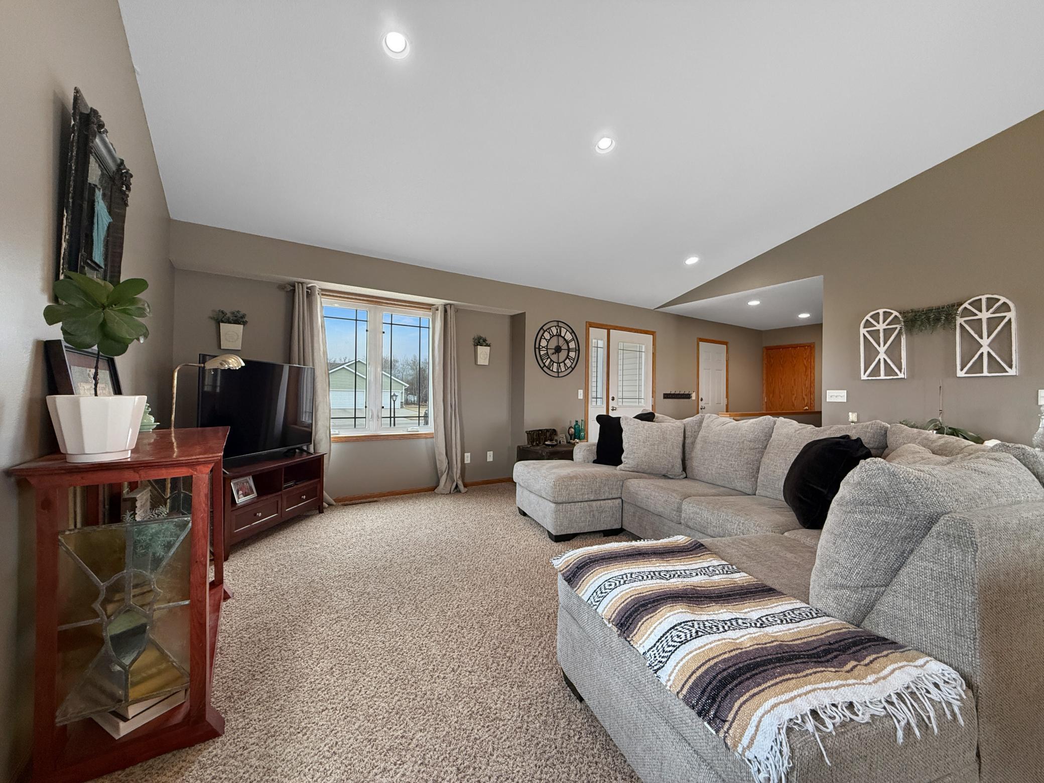 2012 Washington Avenue, Thief River Falls, Minnesota image 3