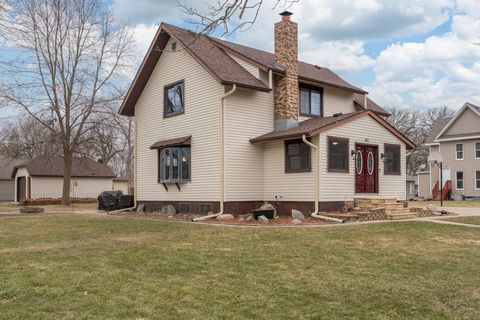 Homes For Sale - 551 1st Street<br/> Sibley County, Gaylord, MN 55334