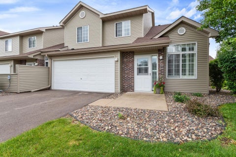 Townhouse For Sale - 2440 Oakridge Circle<br/> Saint Croix County, Hudson, WI 54016