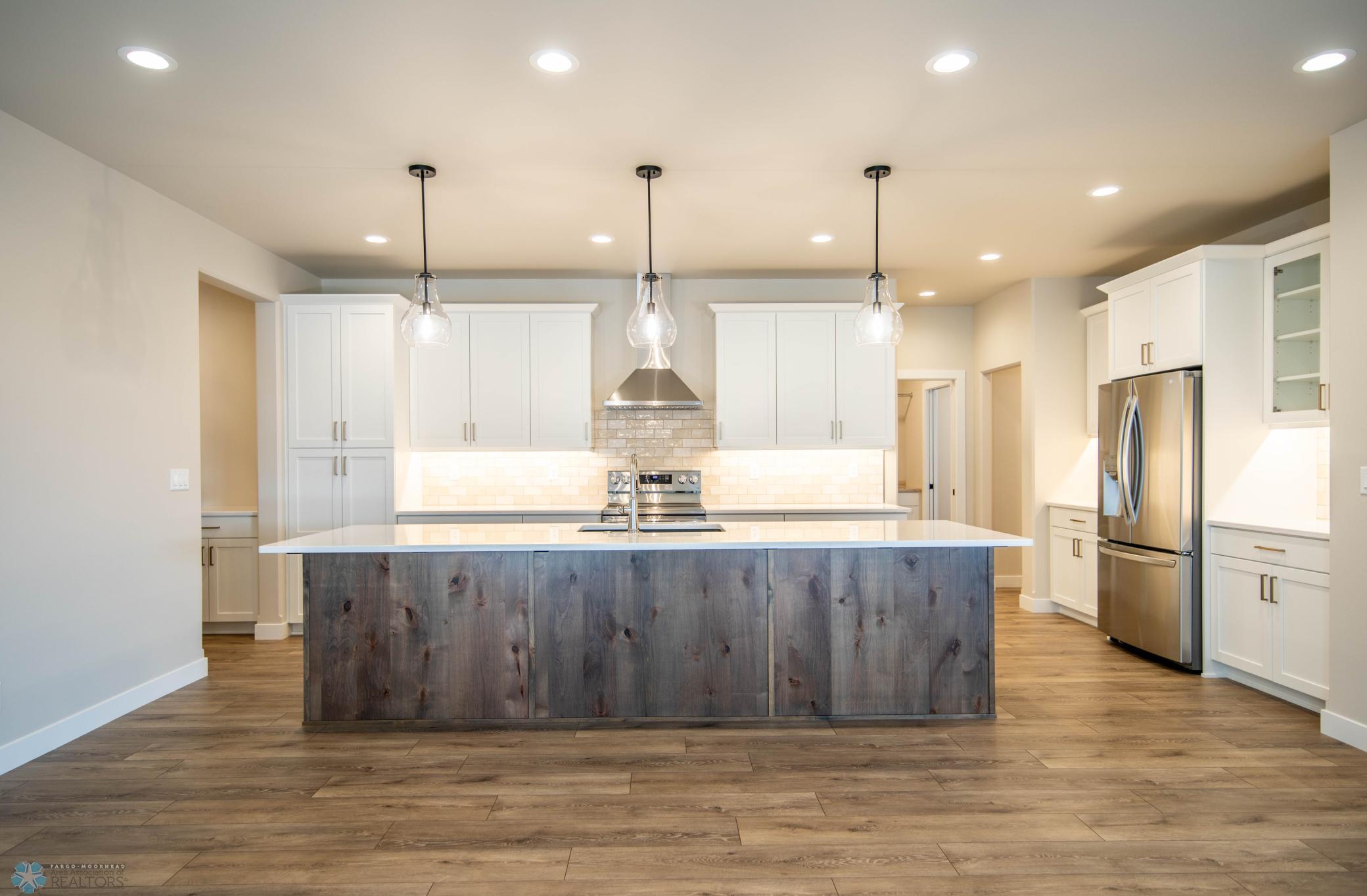 West Fargo, North Dakota 58078, United States, 3 Bedrooms Bedrooms, ,3 BathroomsBathrooms,Residential,Pending,52637