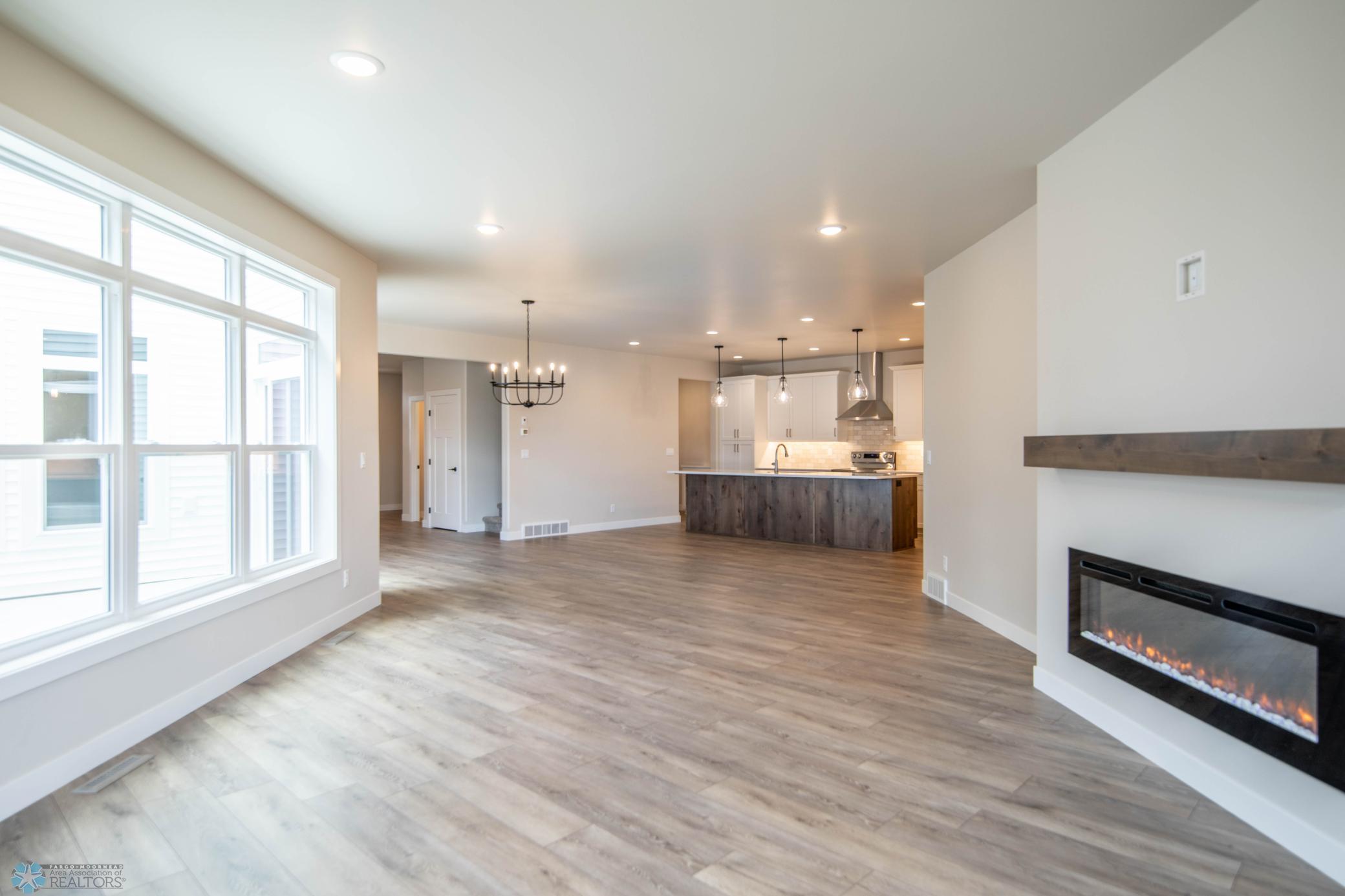 West Fargo, North Dakota 58078, United States, 3 Bedrooms Bedrooms, ,3 BathroomsBathrooms,Residential,Pending,52637