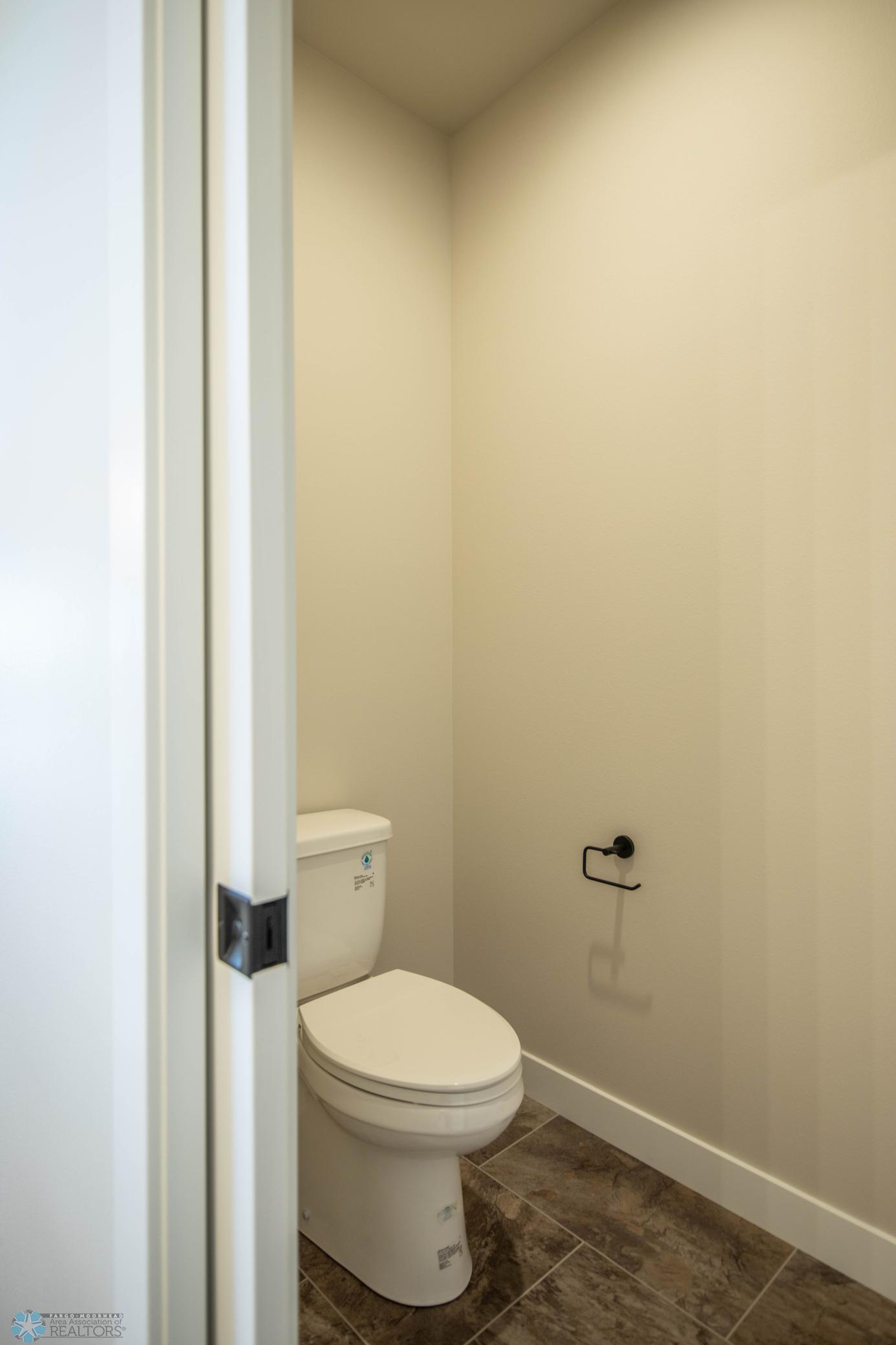 West Fargo, North Dakota 58078, United States, 3 Bedrooms Bedrooms, ,3 BathroomsBathrooms,Residential,Pending,52637