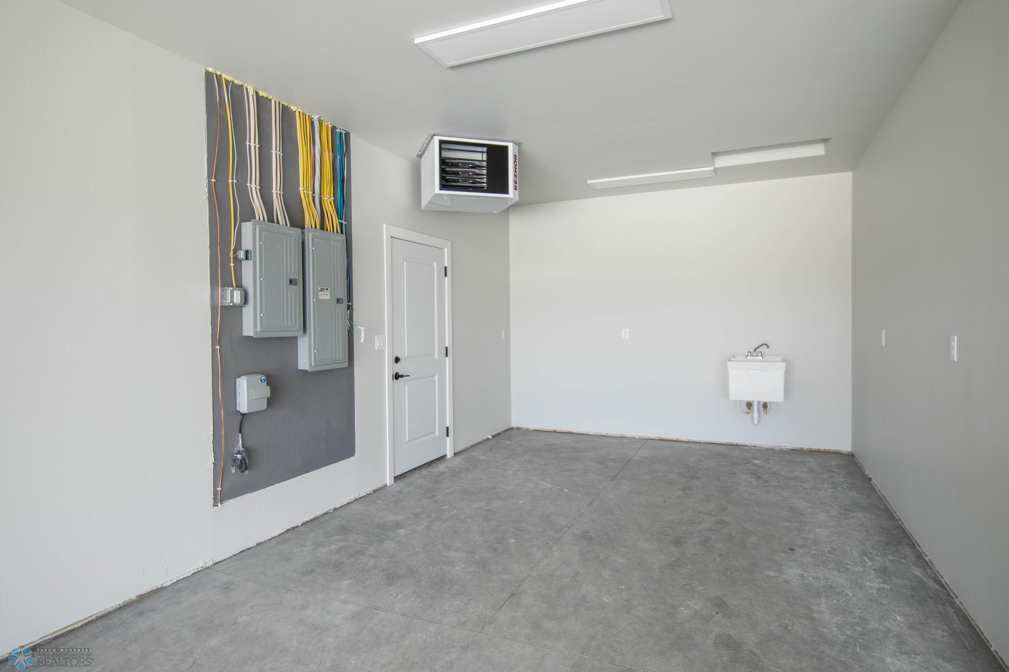 West Fargo, North Dakota 58078, United States, 3 Bedrooms Bedrooms, ,3 BathroomsBathrooms,Residential,Pending,52637