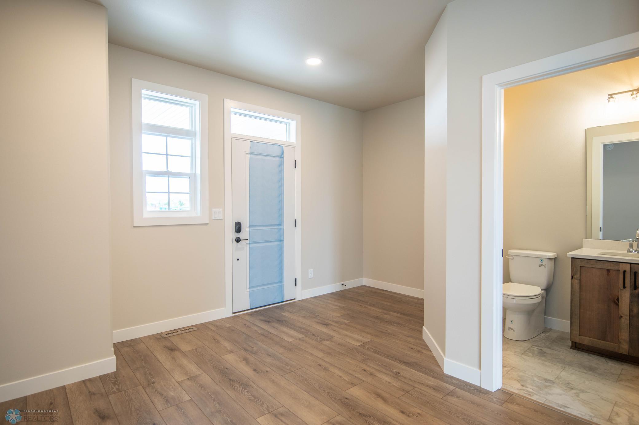 West Fargo, North Dakota 58078, United States, 3 Bedrooms Bedrooms, ,3 BathroomsBathrooms,Residential,Pending,52637