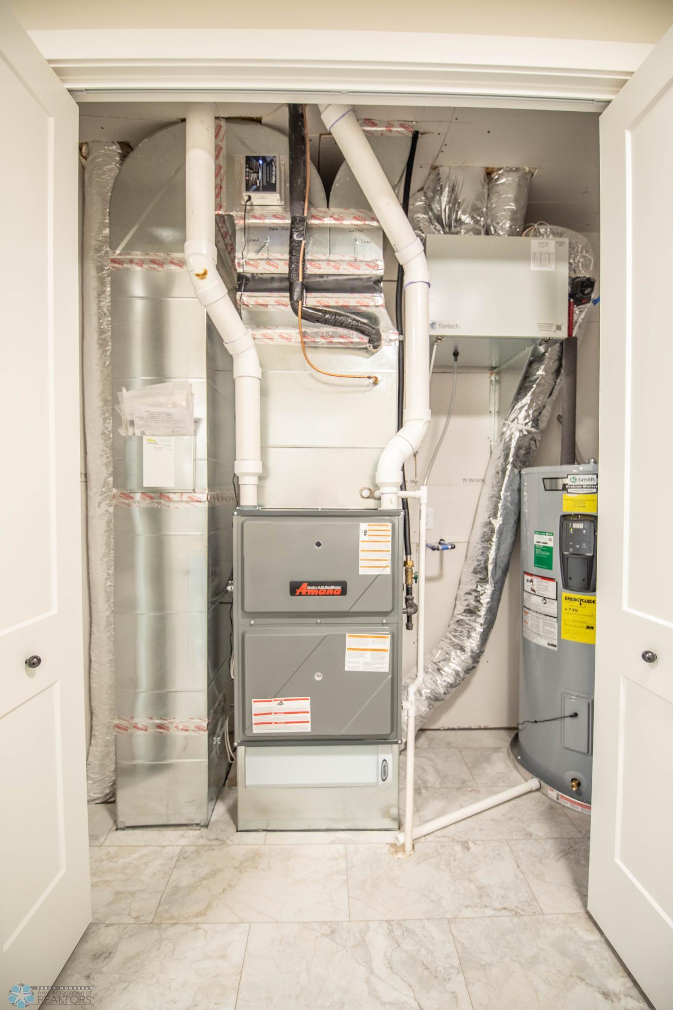 West Fargo, North Dakota 58078, United States, 3 Bedrooms Bedrooms, ,3 BathroomsBathrooms,Residential,Pending,52637