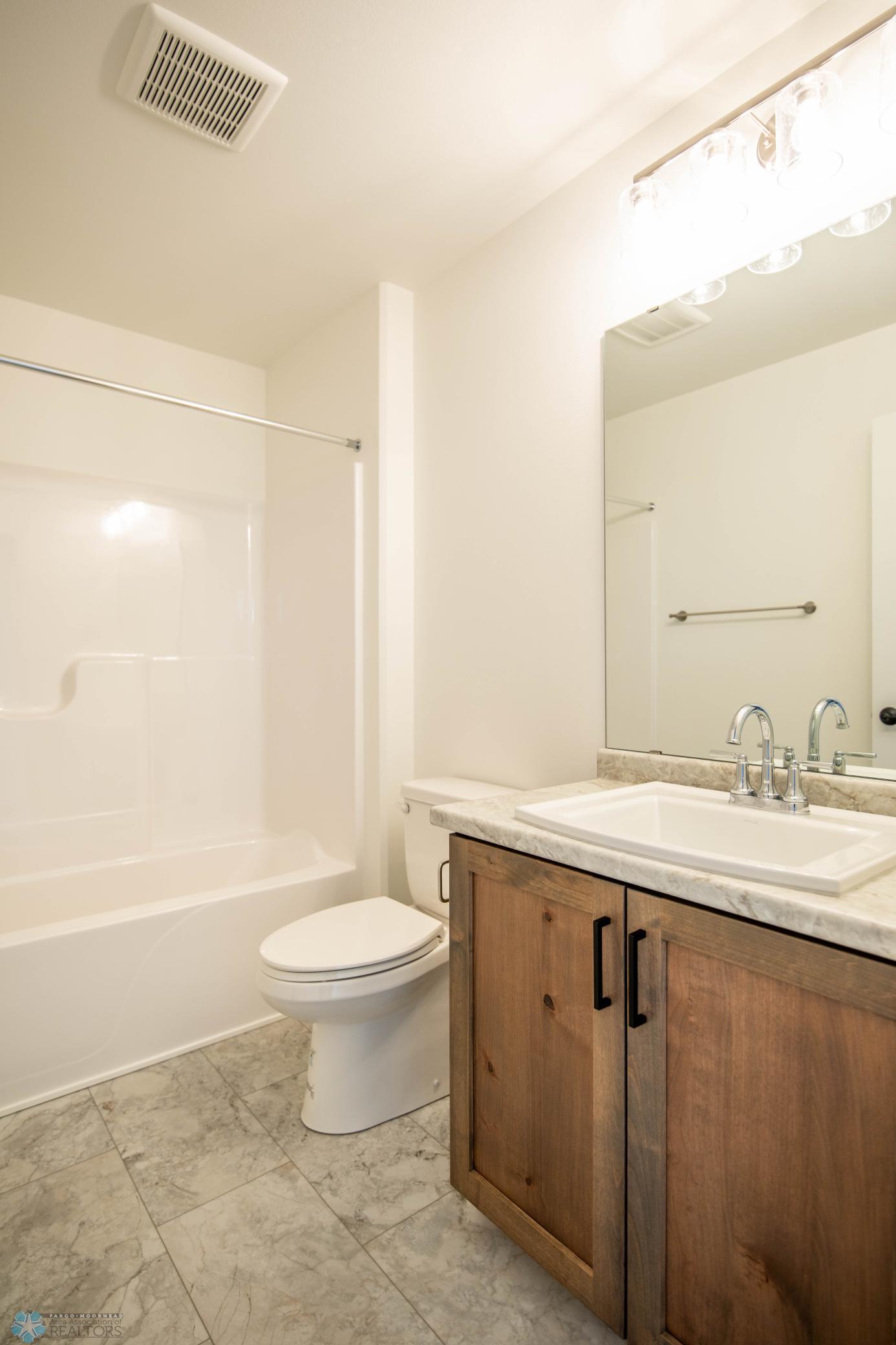 West Fargo, North Dakota 58078, United States, 3 Bedrooms Bedrooms, ,3 BathroomsBathrooms,Residential,Pending,52637