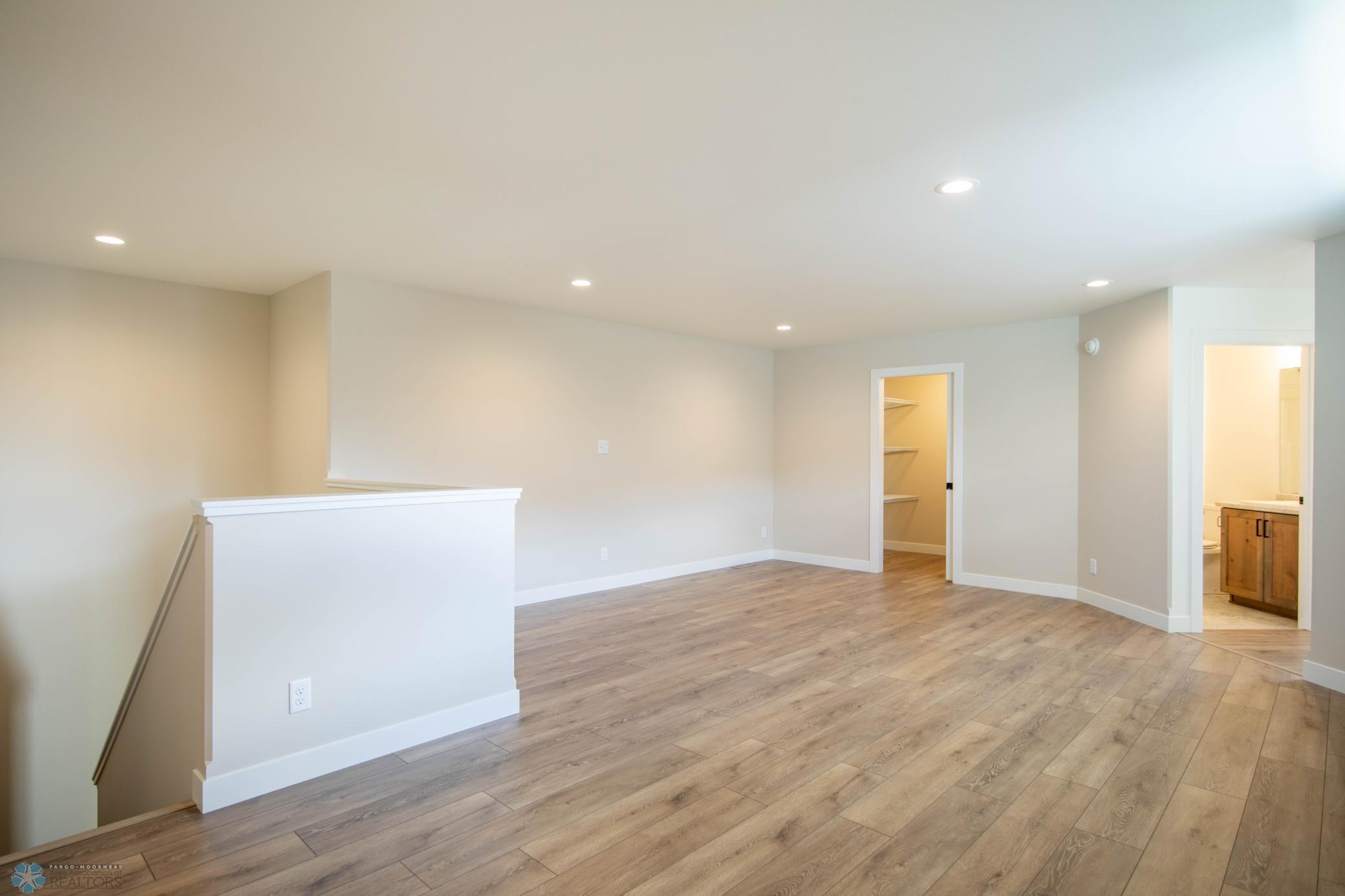 West Fargo, North Dakota 58078, United States, 3 Bedrooms Bedrooms, ,3 BathroomsBathrooms,Residential,Pending,52637