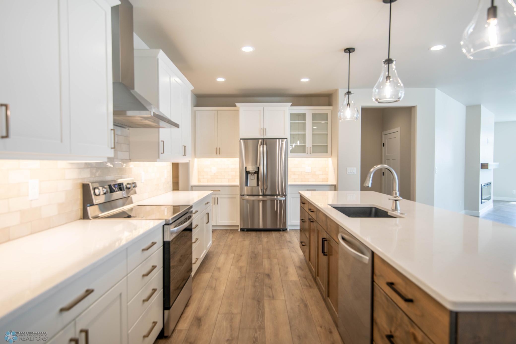 West Fargo, North Dakota 58078, United States, 3 Bedrooms Bedrooms, ,3 BathroomsBathrooms,Residential,Pending,52637